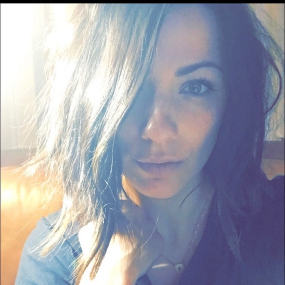 Meet your Posher, Erica - Picture 1 of 1